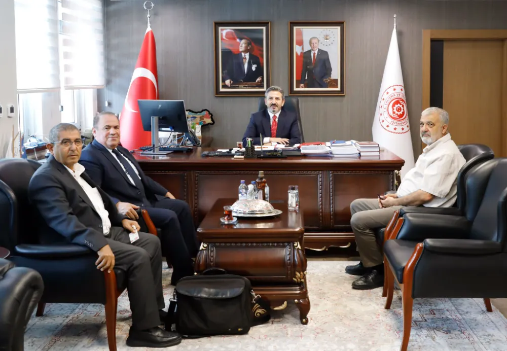 Adil TV Yönetim Kurulu Başkanı Adil Aslan ile Yusuf Öz Kartal, Sosyal Çalışma Bakan Yardımcısı Ahmet Aydın
