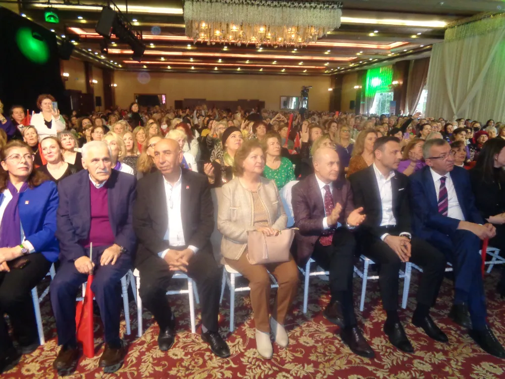 BÜYÜKÇEKMECE BELEDİYE BAŞKANI DR.HASAN AKGÜN  8 MART DÜNYA EMEKÇİ KADINLAR GÜNÜNÜ KUTLADI.