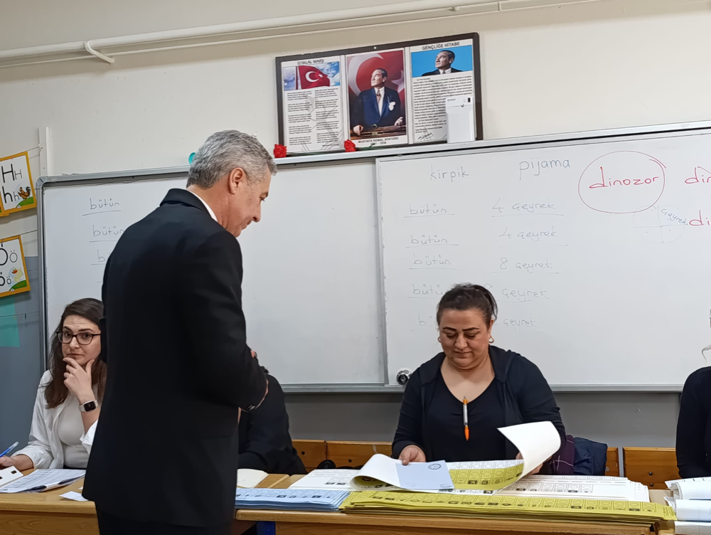 Büyükçekmece Akp Belediye Başkan Adayı Recep Erol oyunu kullandı